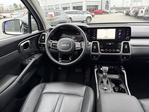 Used 2023 Kia Sorento S w/ Panoramic Sunroof Package image 23