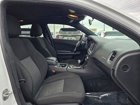 Used 2021 Dodge Charger SXT w/ Driver Convenience Group image 12