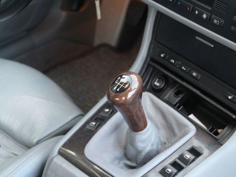 Used 2001 BMW 325Ci Convertible image 17