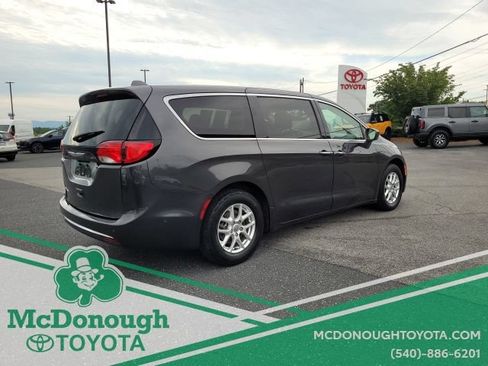 Used 2020 Chrysler Pacifica Touring w/ Advanced Safetytec Group FWD image 6