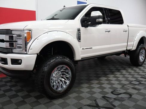 Used 2019 Ford F250 Limited w/ FX4 Off-Road Package AWD/4WD image 3