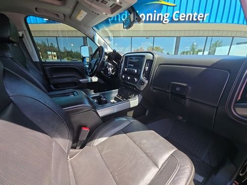 Used 2018 Chevrolet Silverado 2500 LTZ w/ Midnight Edition AWD/4WD image 16