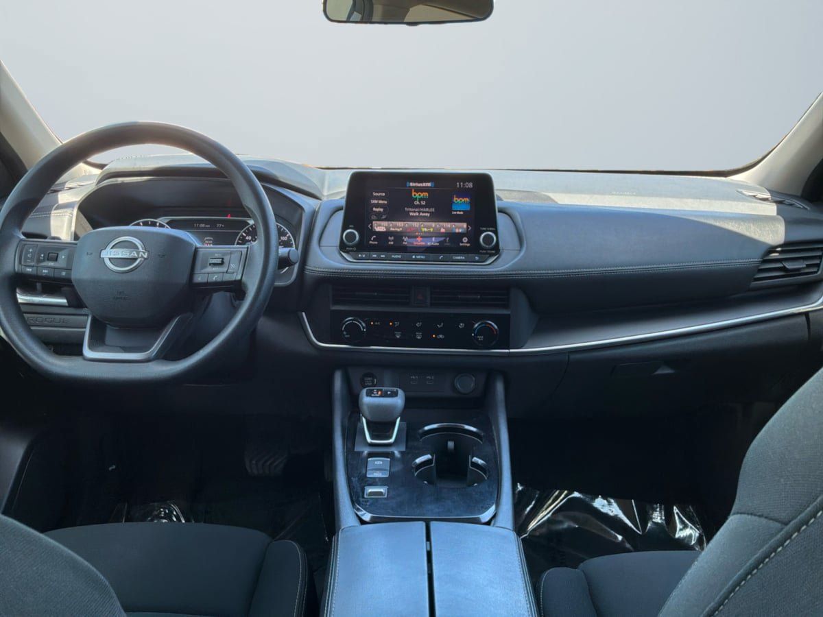 Used 2025 Nissan Rogue S FWD image 11