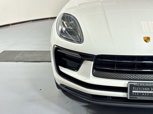 Certified 2022 Porsche Macan image 28