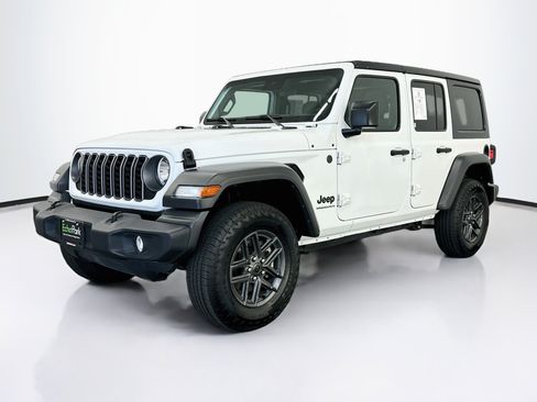 Used 2025 Jeep Wrangler Unlimited Sport AWD/4WD image 3