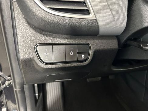 Used 2024 Kia Seltos LX AWD/4WD image 19