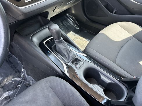Used 2021 Toyota Corolla LE FWD image 26