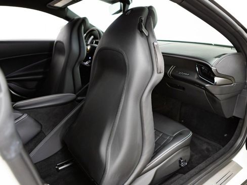 Certified 2022 Ferrari Roma image 48