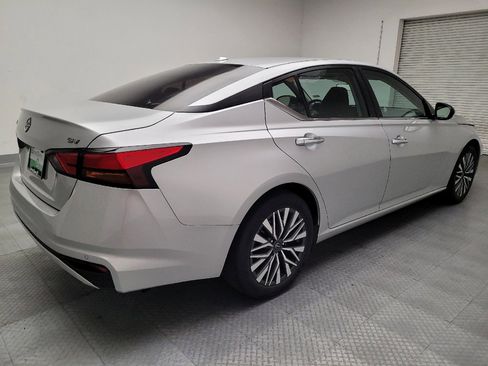 Used 2024 Nissan Altima 2.5 SV image 9