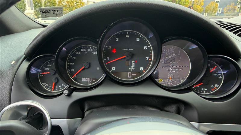 Used 2016 Porsche Cayenne AWD/4WD image 31