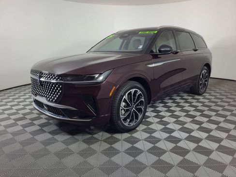 Used 2025 Lincoln Nautilus Reserve AWD/4WD image 7