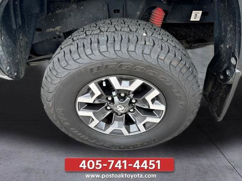 Used 2021 Toyota Tacoma TRD Off-Road w/ TRD Premium Off Road Package AWD/4WD image 39