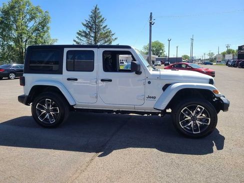 Used 2024 Jeep Wrangler Unlimited w/ Dual Top Group AWD/4WD image 5