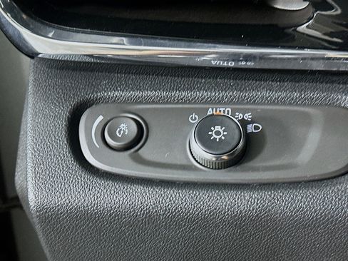 Used 2025 Buick Envista Sport Touring FWD image 16