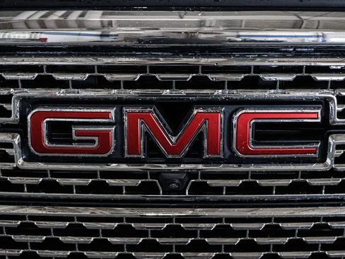 Used 2019 GMC Sierra 1500 Denali w/ Technology Package AWD/4WD image 15