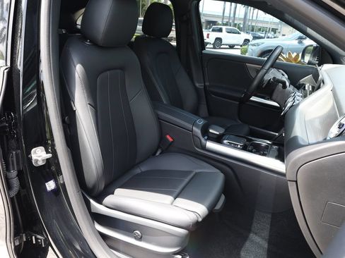 Used 2023 Mercedes-Benz GLA 250 4MATIC w/ Premium Package image 21