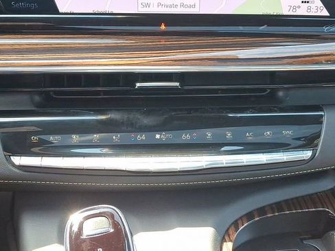 Used 2023 Cadillac Escalade ESV Premium Luxury image 19