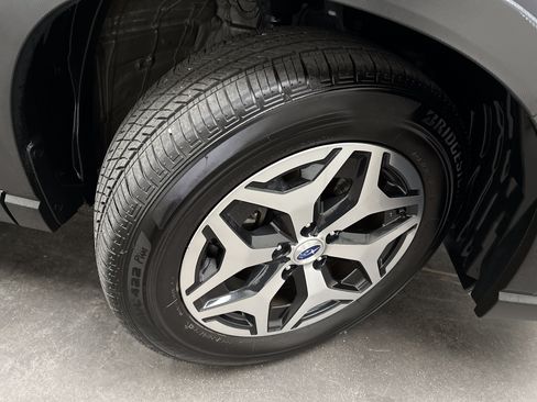 Used 2023 Subaru Forester Premium AWD/4WD image 10