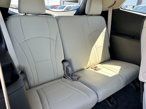 Used 2021 Buick Enclave Essence w/ LPO, Cargo Package FWD image 18