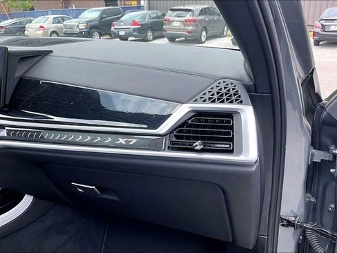 Used 2023 BMW X7 xDrive40i w/ Executive Package AWD/4WD image 22