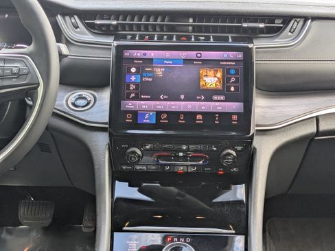 Used 2024 Jeep Grand Cherokee L Limited w/ Black Appearance Package image 16