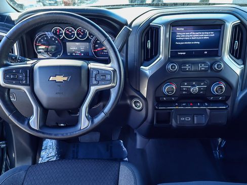 Used 2022 Chevrolet Silverado 1500 LT image 3