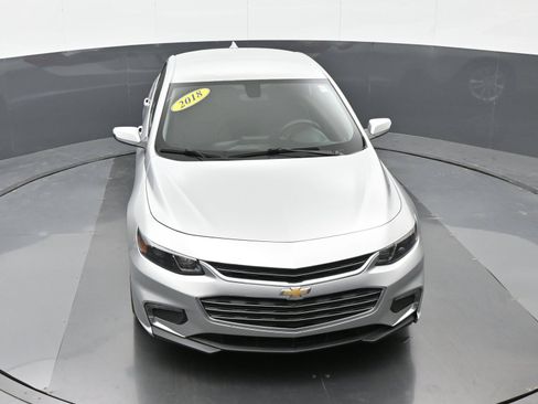 Used 2018 Chevrolet Malibu LT FWD image 29