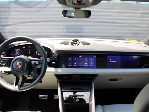 New 2025 Porsche Macan 4S Electric image 25