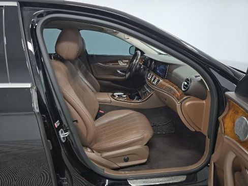 Used 2019 Mercedes-Benz E 300 4MATIC w/ Driver Assistance Package image 10