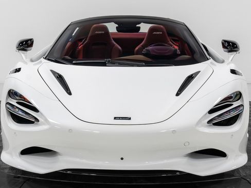 Used 2024 McLaren 750S Spider image 14