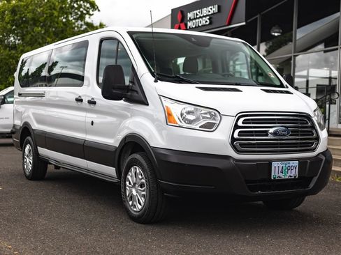 Used 2019 Ford Transit 350 XLT RWD image 6
