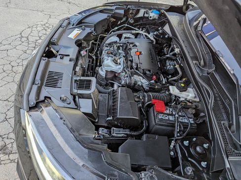 Used 2025 Honda HR-V Sport image 45