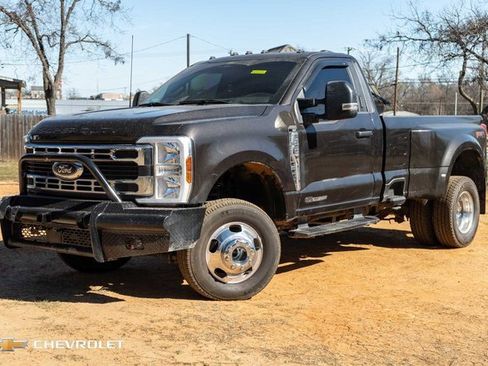 Used 2024 Ford F350 XLT image 1