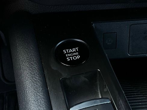 Used 2025 Nissan Kicks SV image 22