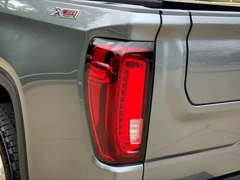 Used 2021 GMC Sierra 1500 SLT image 28