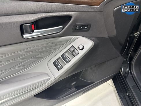 Used 2022 Toyota Avalon Limited w/ Advanced Safety Package image 10