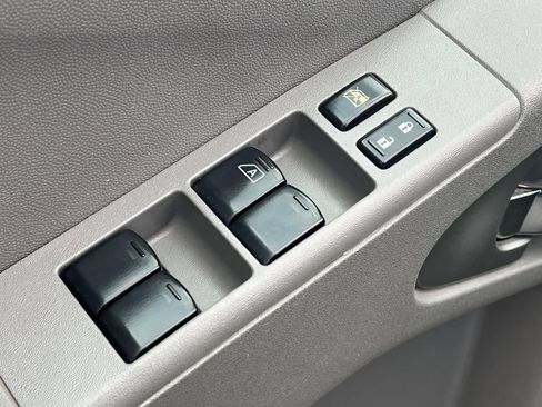 Used 2016 Nissan Frontier SV image 14