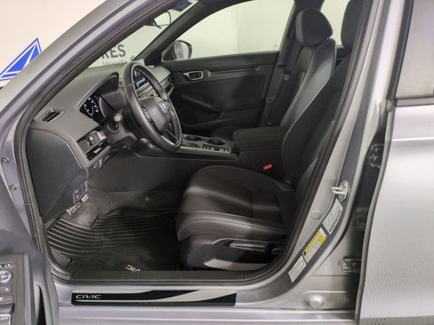 Used 2023 Honda Civic Sport image 9