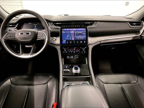 Used 2024 Jeep Grand Cherokee L Limited AWD/4WD image 18
