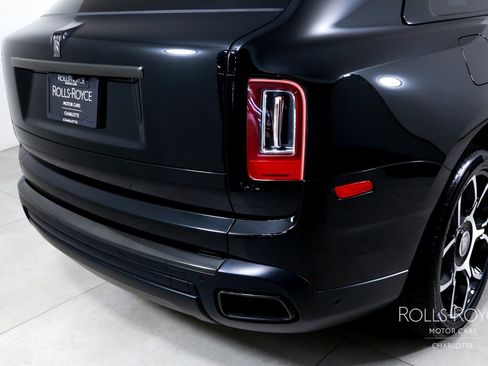 Used 2021 Rolls-Royce Cullinan Black Badge AWD/4WD image 48