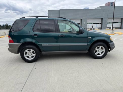 Used 1999 Mercedes-Benz ML 320 4MATIC image 4