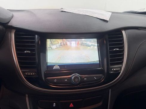Used 2019 Chevrolet Trax LT FWD image 19