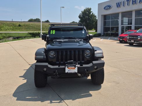Used 2018 Jeep Wrangler Rubicon AWD/4WD image 6