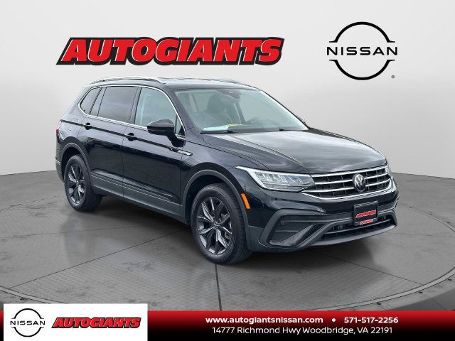 Used 2024 Volkswagen Tiguan SE AWD/4WD image 1
