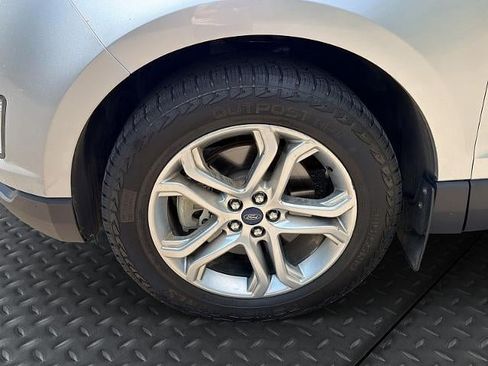 Used 2018 Ford Edge Titanium AWD/4WD image 10