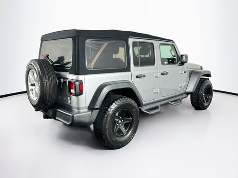 Used 2018 Jeep Wrangler Unlimited Sport S AWD/4WD image 9