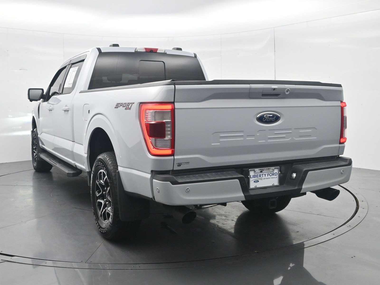 Used 2021 Ford F150 Lariat w/ Equipment Group 502A High AWD/4WD image 7