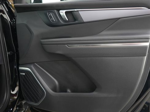 Used 2026 Buick Enclave Sport Touring w/ Power Package AWD/4WD image 9