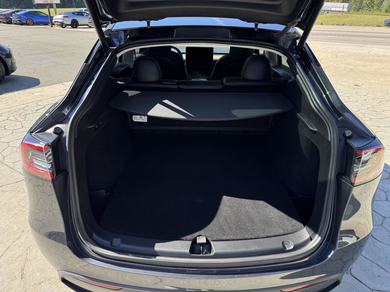 Used 2024 Tesla Model Y Long Range AWD/4WD image 12