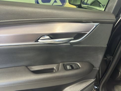 Used 2017 Cadillac XT5 Luxury AWD/4WD image 32